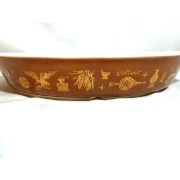 Pyrex Early American Divided Casserole Dish Gold Brown 1.5 Qt Vintage 1960 Gift - Picture 2 of 4